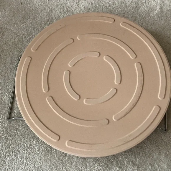 Round Tan pizza stone and Platform - Picture 4 of 4